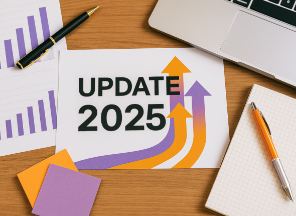 Meja kerja profesional dengan nuansa oranye dan ungu, menampilkan grafik, catatan, dan elemen visual bertema perubahan JKK JKM JHT 2025, menggambarkan suasana analisis kebijakan ketenagakerjaan secara modern dan unik.